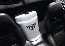 Embleem Waterfall Convertible tussen de stoelen 1998/2004